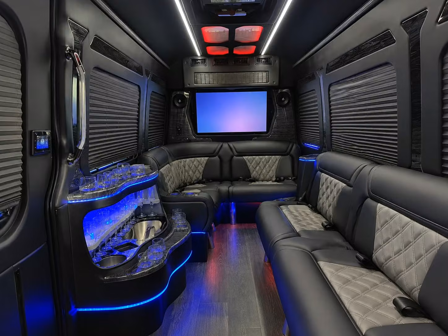 what san marcos sports teams school groups and corporate travelers all have in common when booking long distance buses